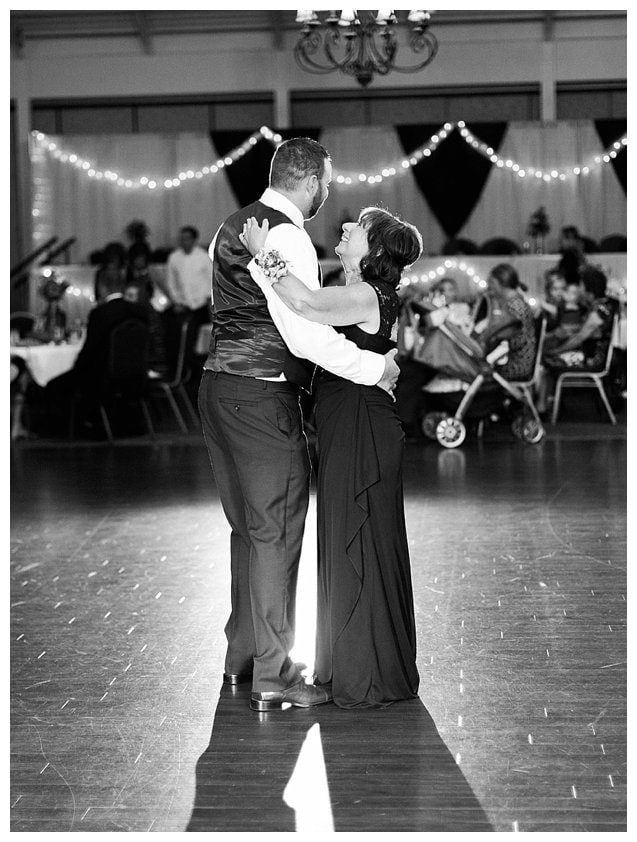 Central Wisconsin Convention Center Wedding Photographer_2717
